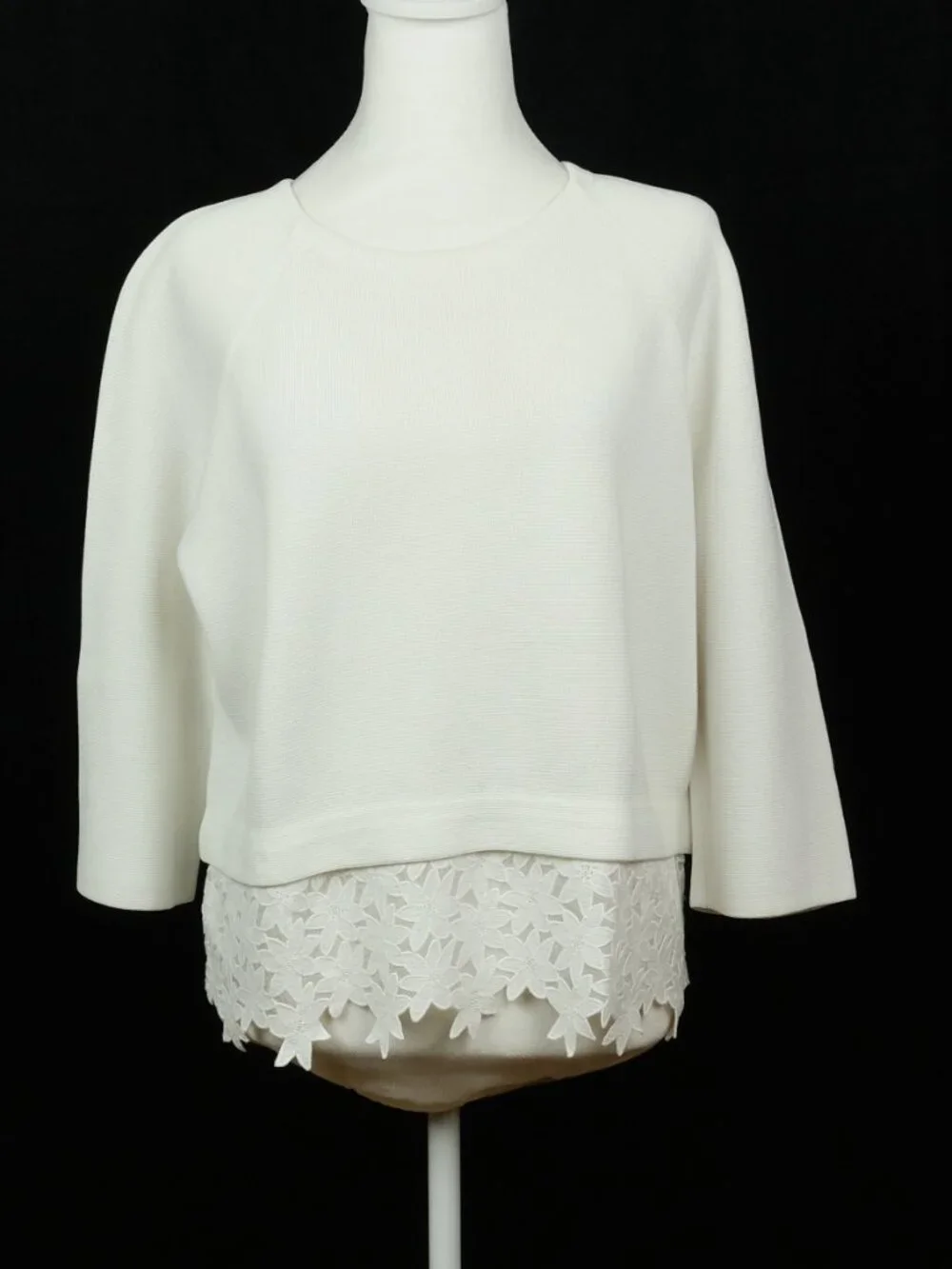 J. Crew Lace Hem Sweater White Size M Boho Casual Top - Picture 3 of 9
